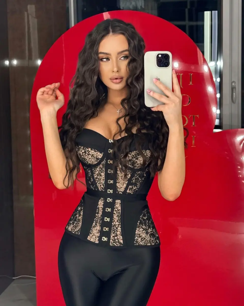 Agata escort in Dubai