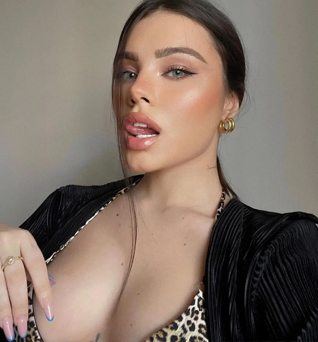 Alicia escort in Dubai