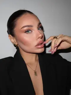 Alicia escort in Dubai