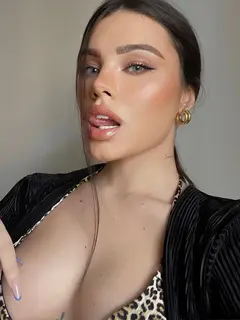 Alicia escort in Dubai