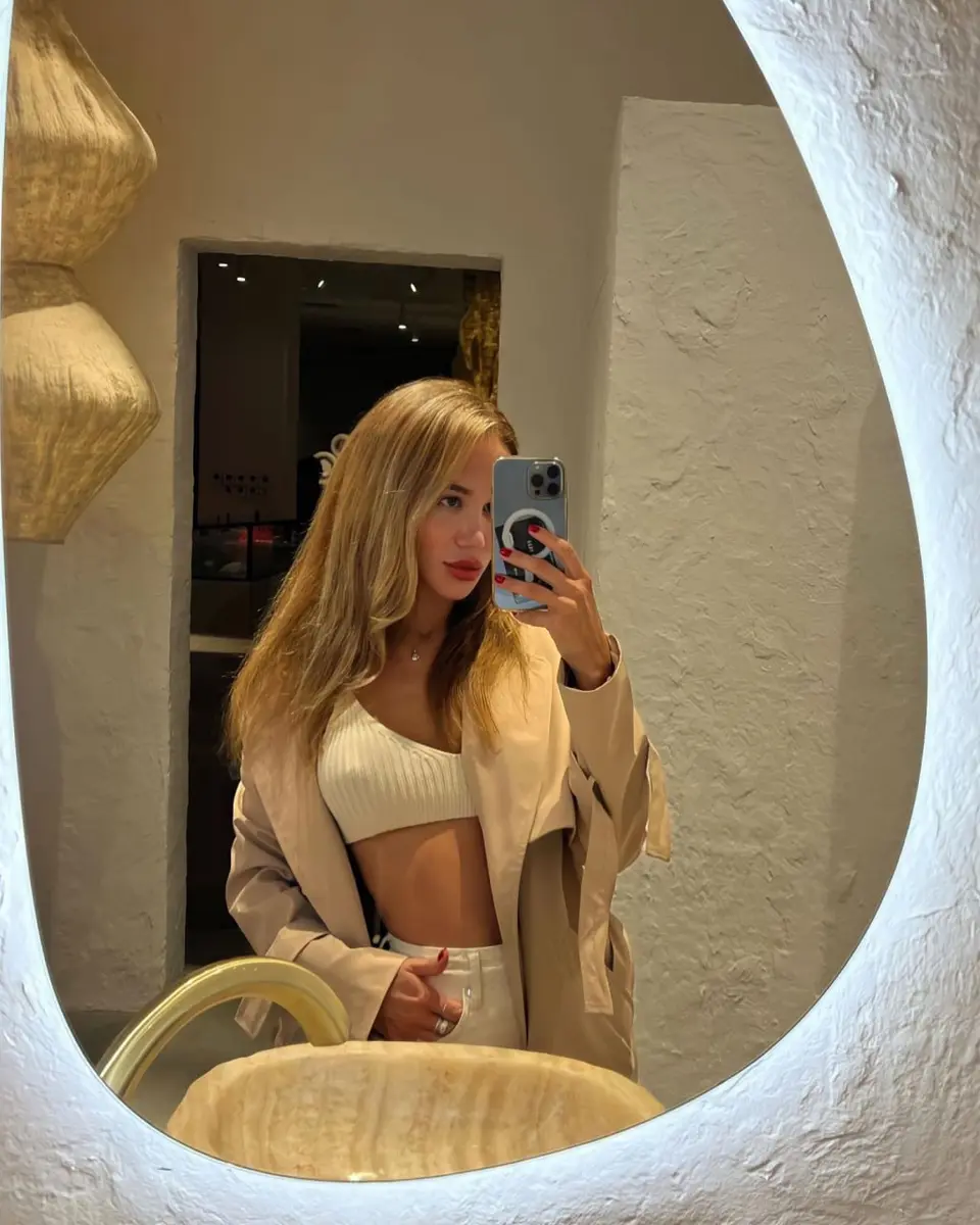 Arletta escort in Dubai