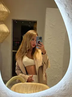 Arletta escort in Dubai