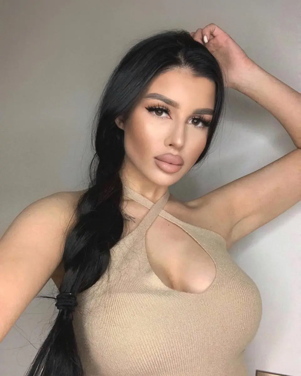 Эшли эскорт в городе Дубай