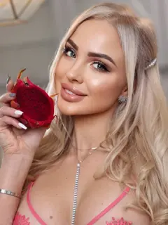 Carolyn escort in Dubai