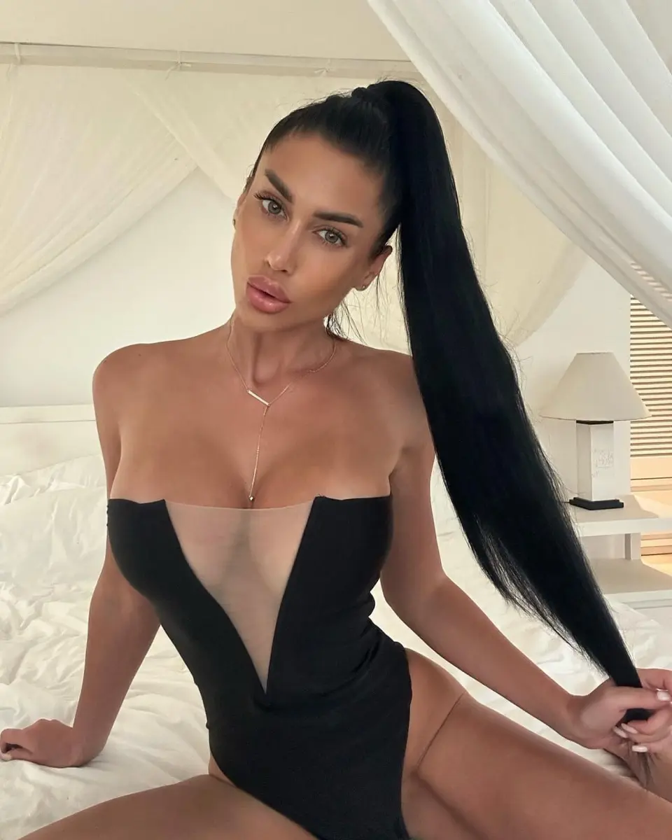 Christina escort in Dubai