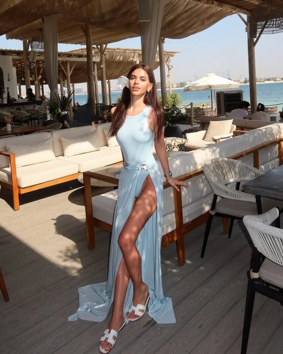 Karolina escort in Dubai