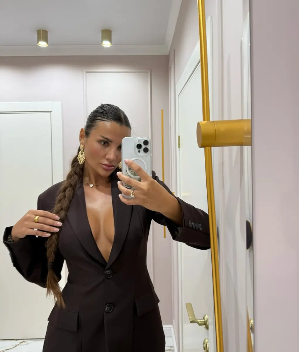 Leah escort in Dubai