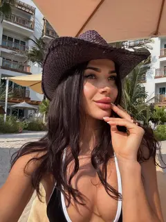 Liora escort in Dubai