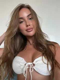 Luna escort in Dubai