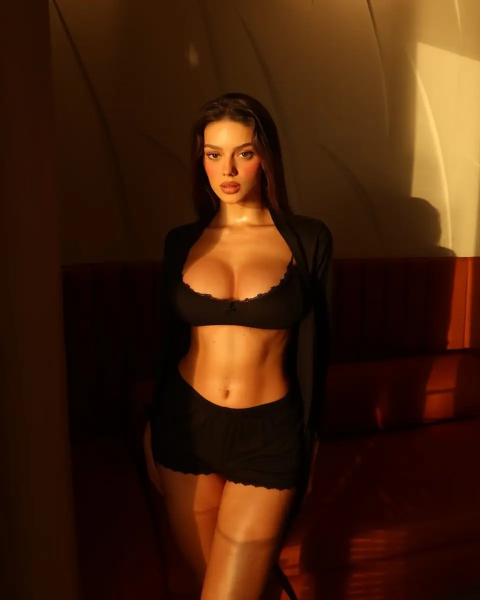 Maria escort in Dubai