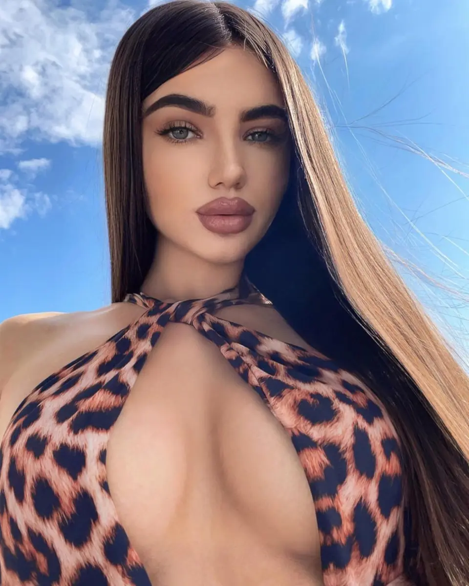 Mireille escort in Dubai