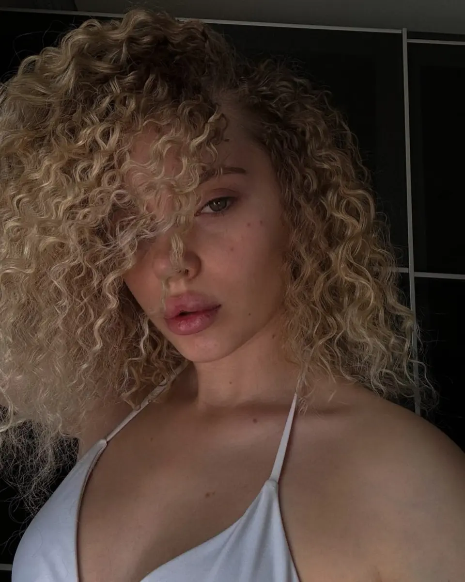 Ophelia escort in Dubai