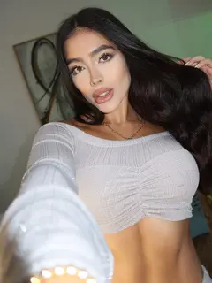 Sandra escort in Dubai