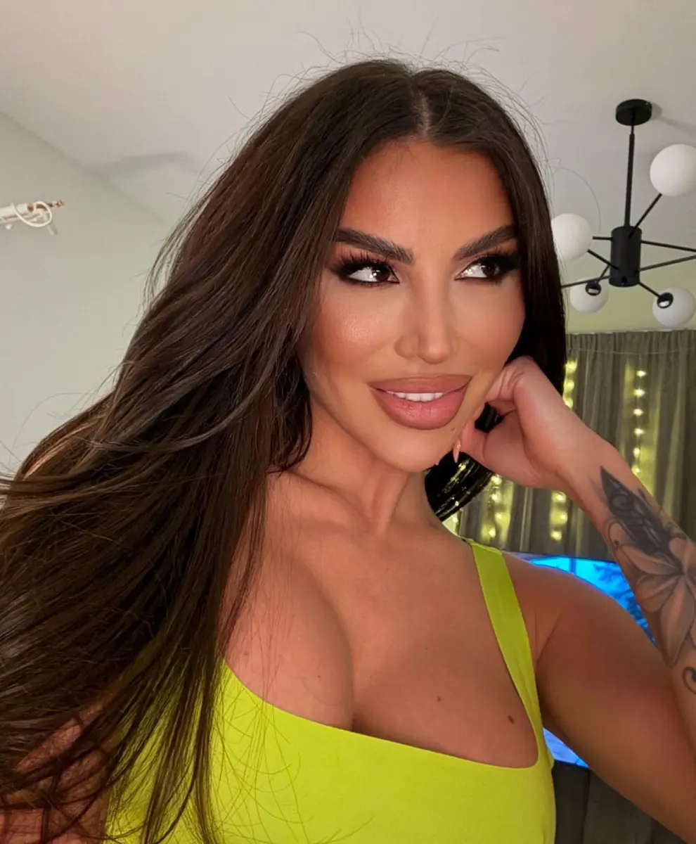 Sophia escort in Dubai