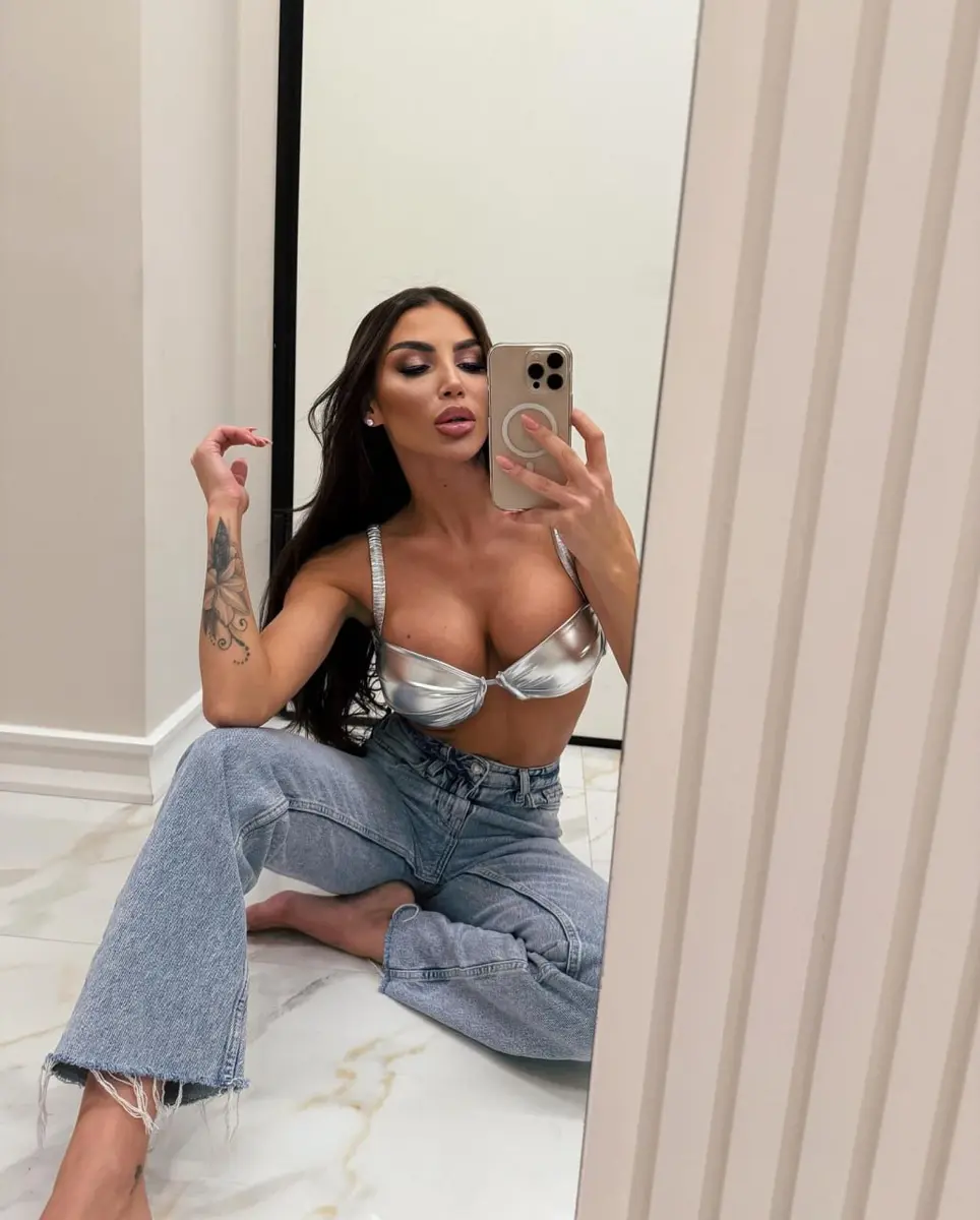 Sophia escort in Dubai