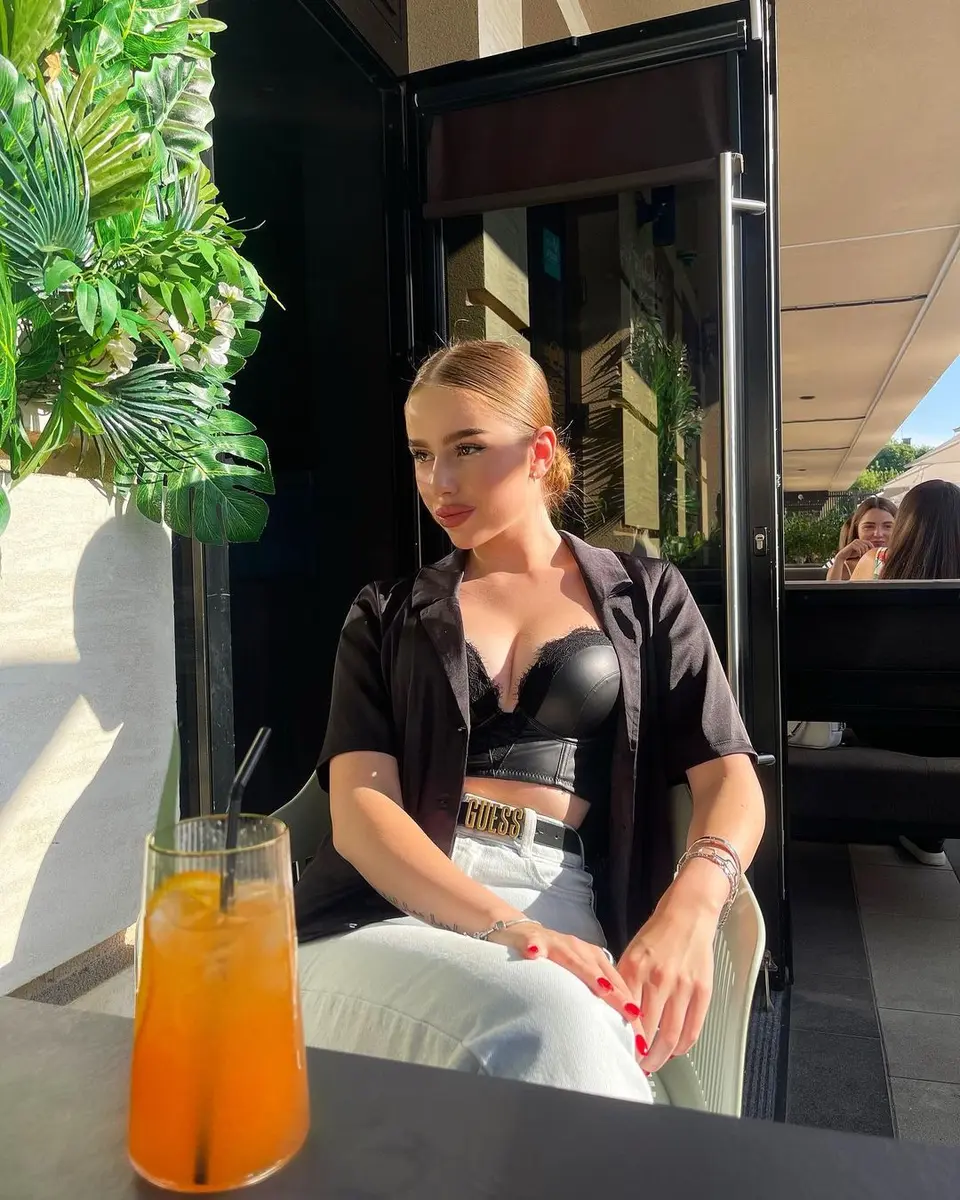 Taisha escort in Dubai