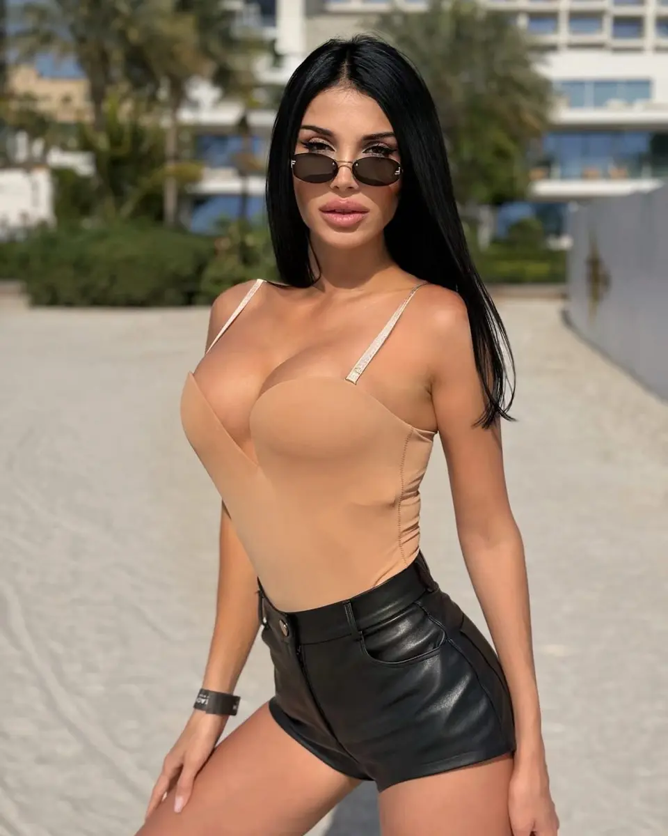 Valeria escort in Dubai