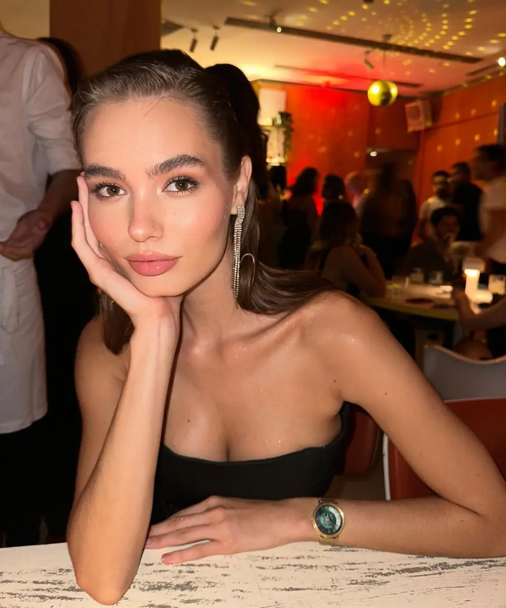 Valeria escort in Dubai