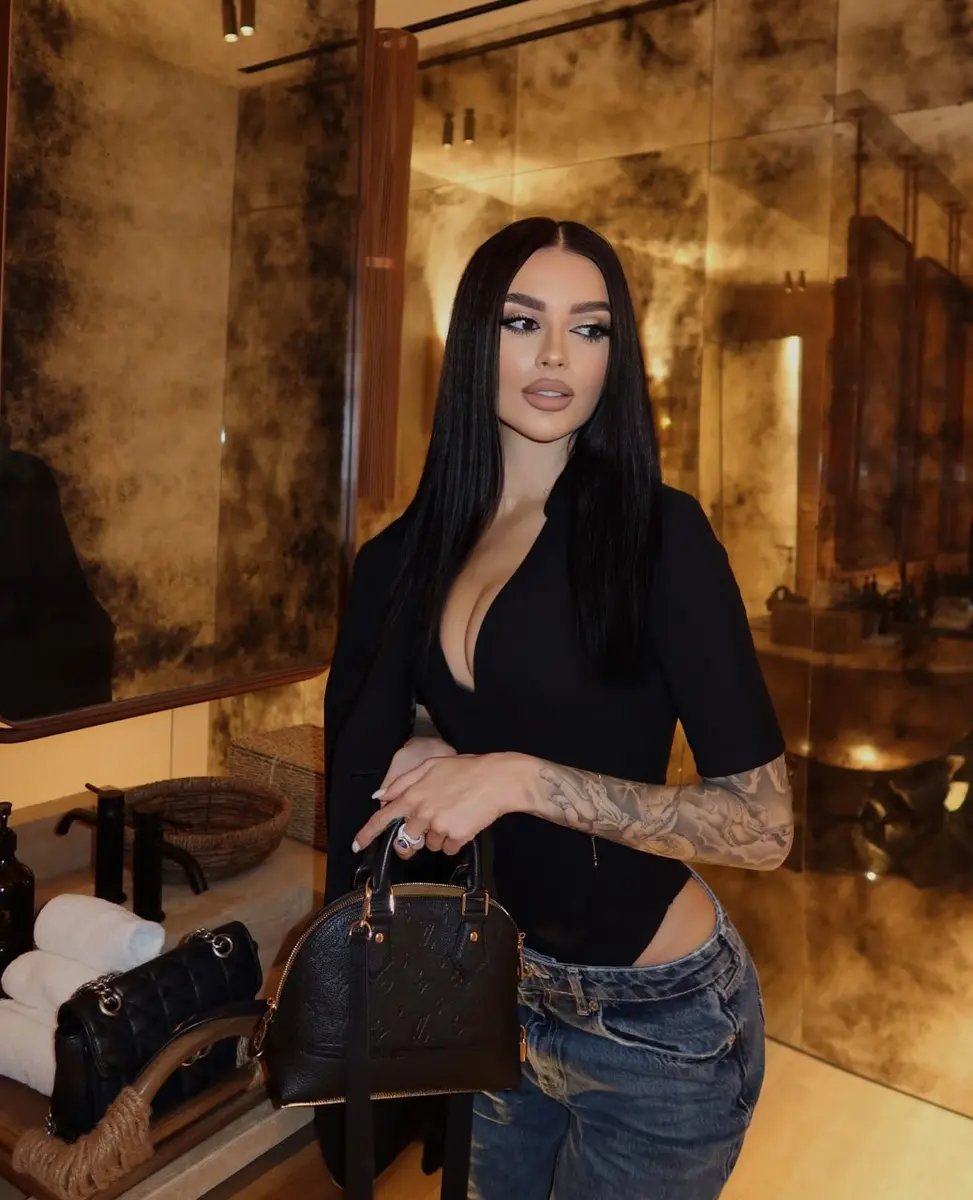 Vasilisa escort in Dubai